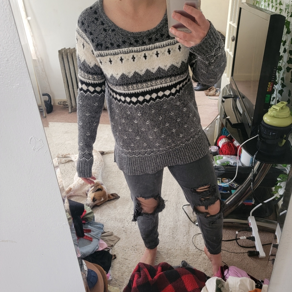 American Eagle Sweater!